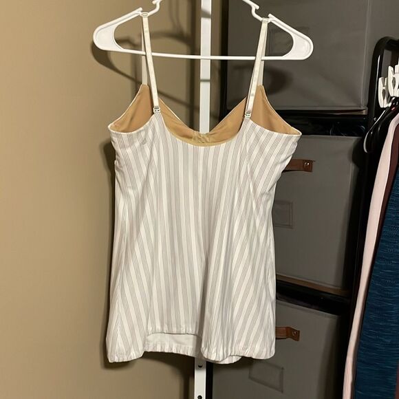 RARE Lululemon Dance Twisted Tank Top Sz 8 Striped Grey Floral 924 - Picture 2 of 5